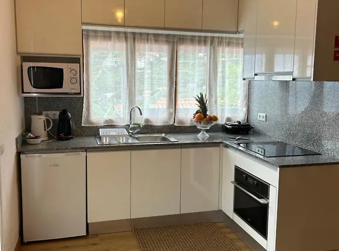 Tropical Garden Ferienhaus Arco da Calheta (Madeira)