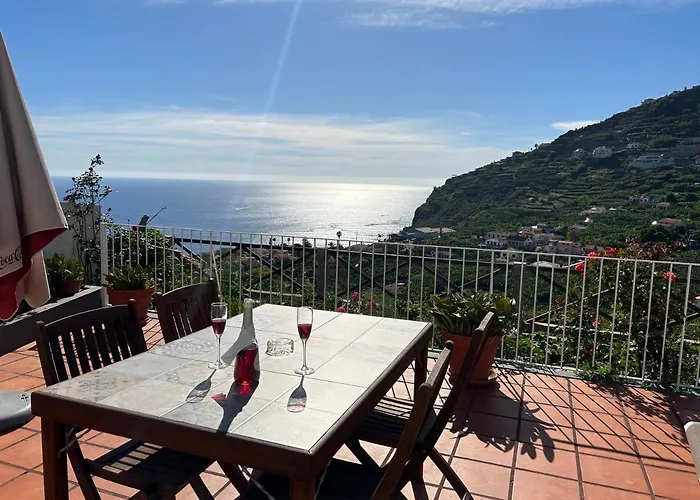 Tropical Garden Ferienhaus Arco da Calheta (Madeira)