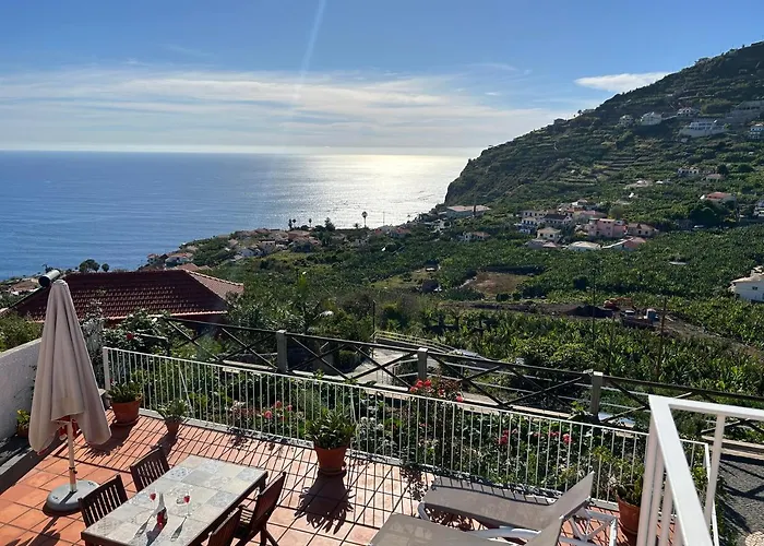Tropical Garden Ferienhaus Arco da Calheta (Madeira)